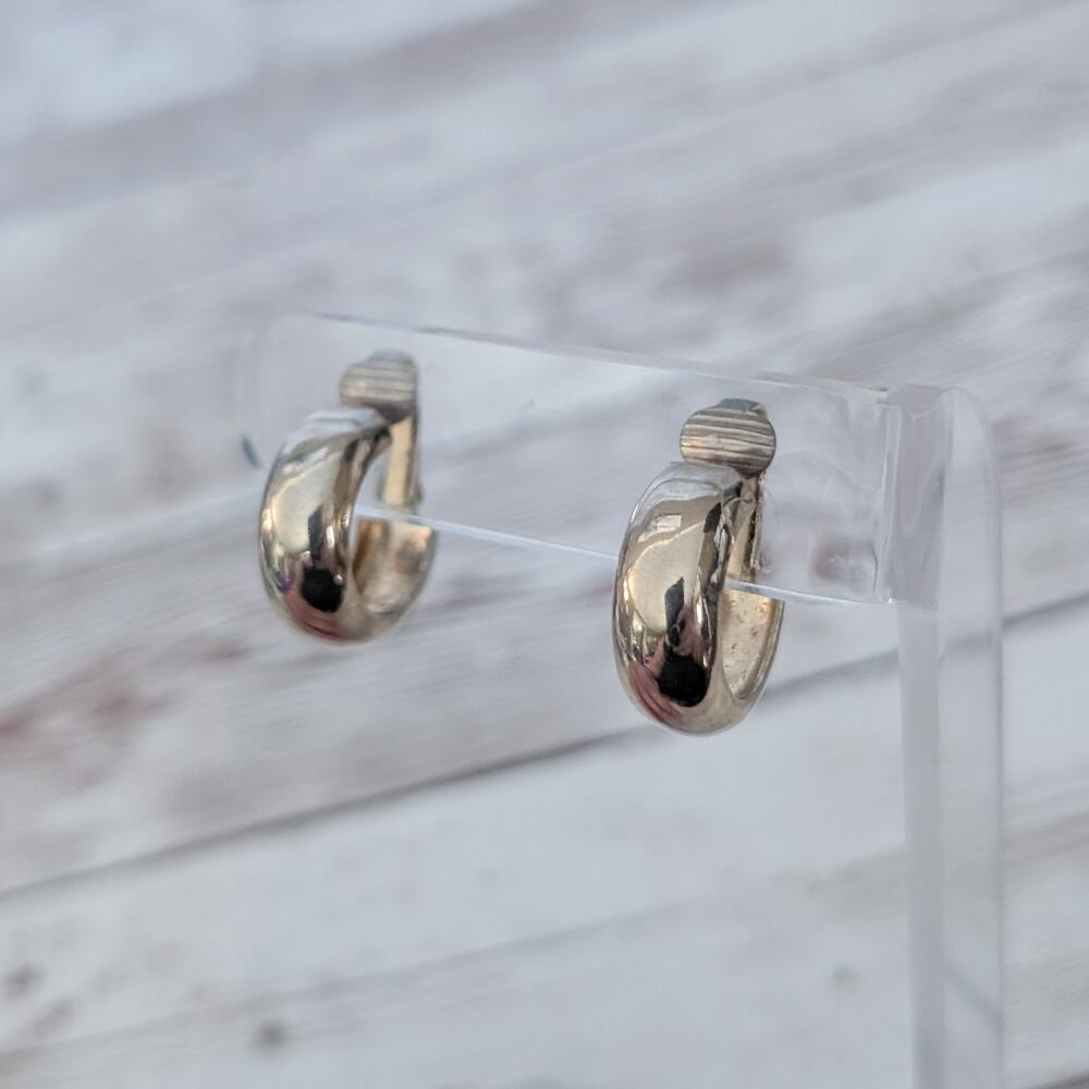 Vintage Clip On Earrings 0.75" Gold Tone Chunky Hoops
